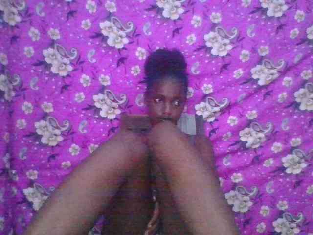 LovelyBlackGirl webcam