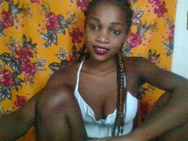 LovelyBlackGirl webcam