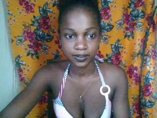 LovelyBlackGirl webcam