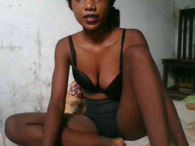 LovelyBlackGirl webcam
