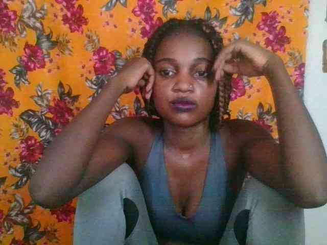 LovelyBlackGirl webcam