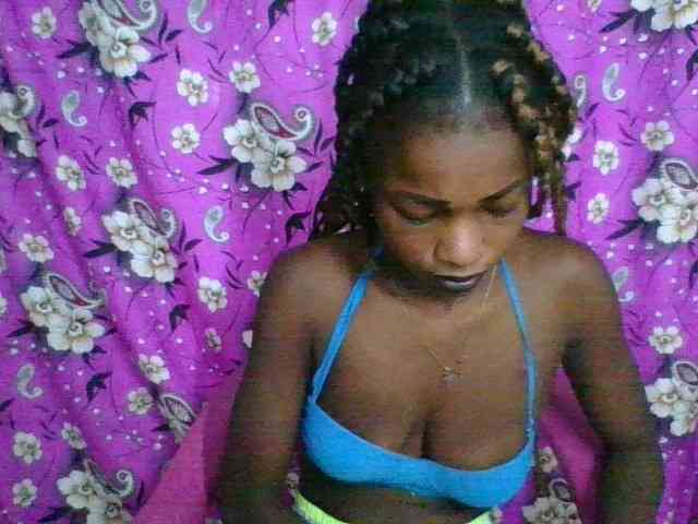 LovelyBlackGirl webcam