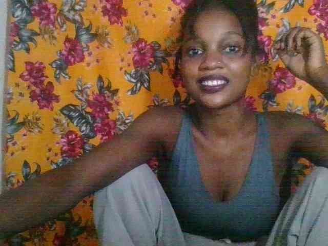 LovelyBlackGirl webcam