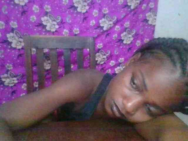 LovelyBlackGirl webcam