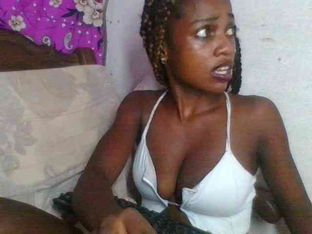 LovelyBlackGirl webcam