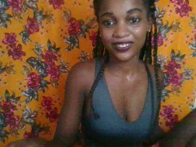 LovelyBlackGirl webcam