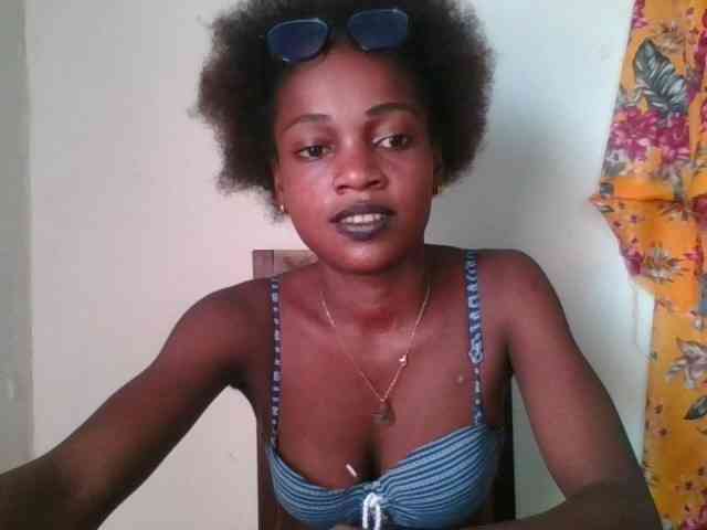 LovelyBlackGirl webcam