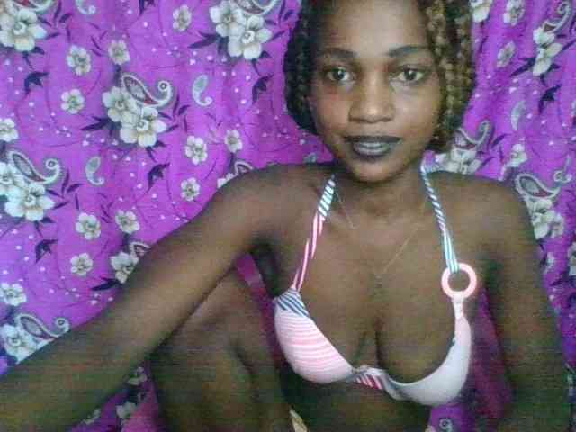 LovelyBlackGirl webcam