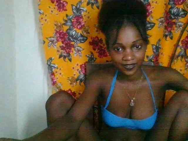 LovelyBlackGirl webcam