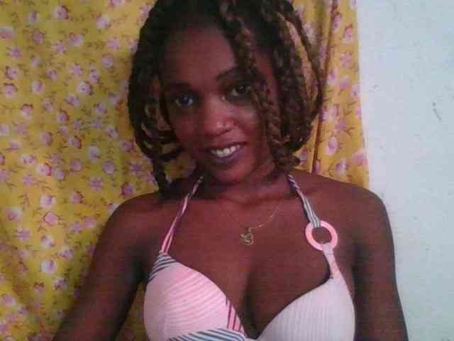 LovelyBlackGirl webcam