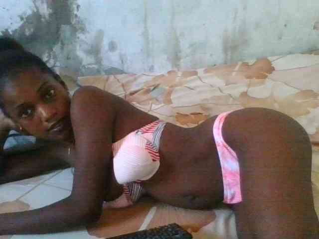 LovelyBlackGirl webcam