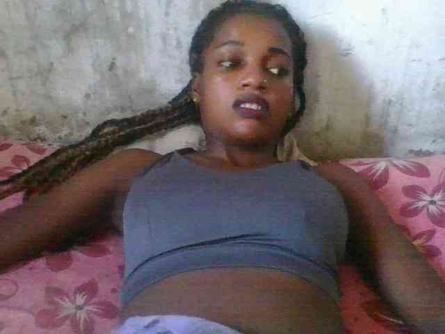 LovelyBlackGirl webcam