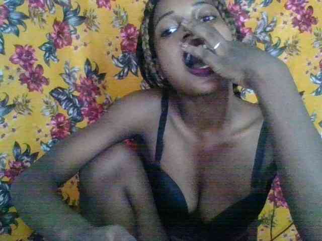 LovelyBlackGirl webcam