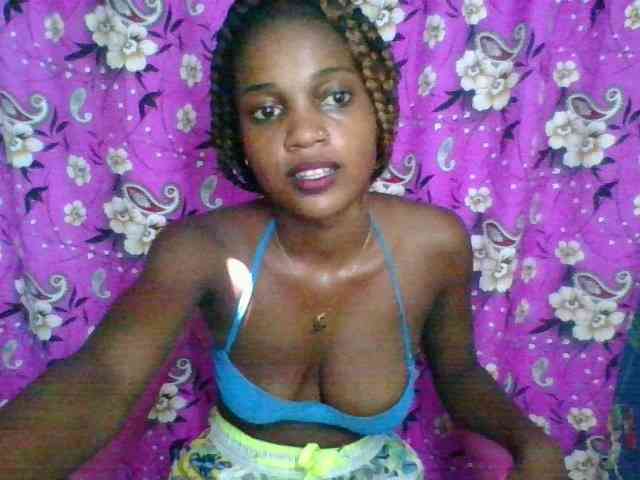 LovelyBlackGirl webcam