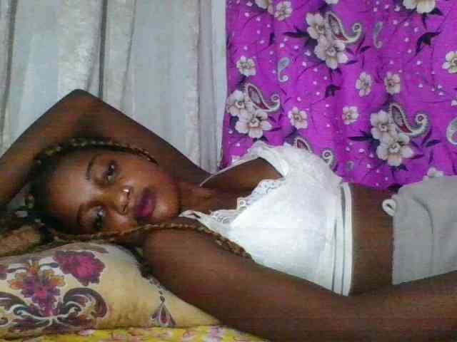 LovelyBlackGirl webcam