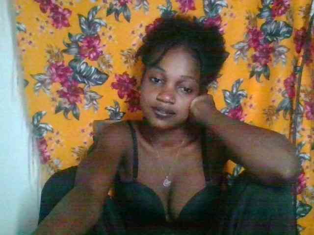 LovelyBlackGirl webcam