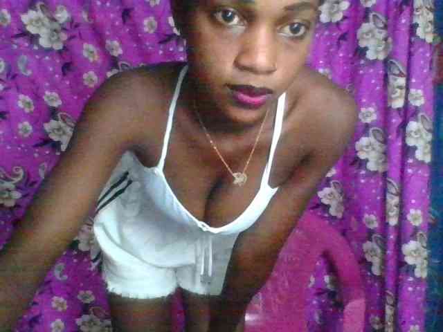 LovelyBlackGirl webcam