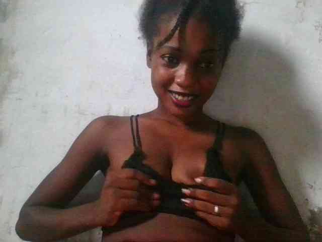 LovelyBlackGirl webcam