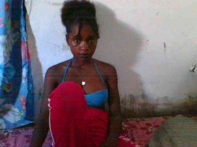 LovelyBlackGirl webcam