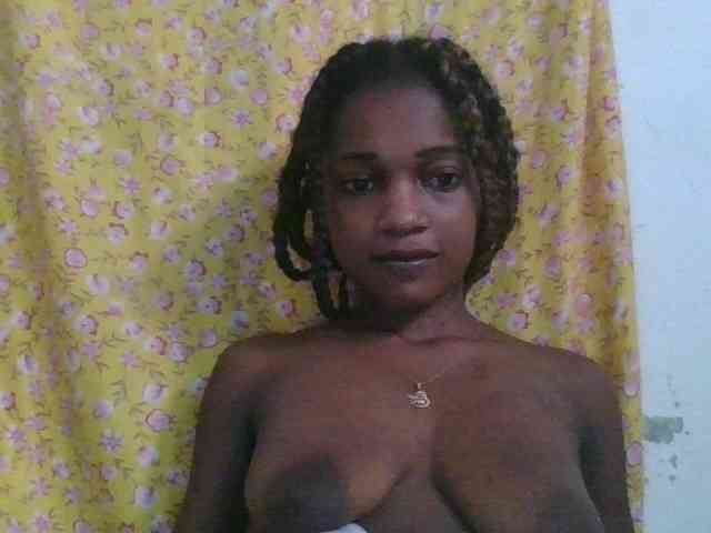 LovelyBlackGirl webcam