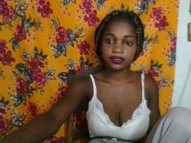 LovelyBlackGirl webcam