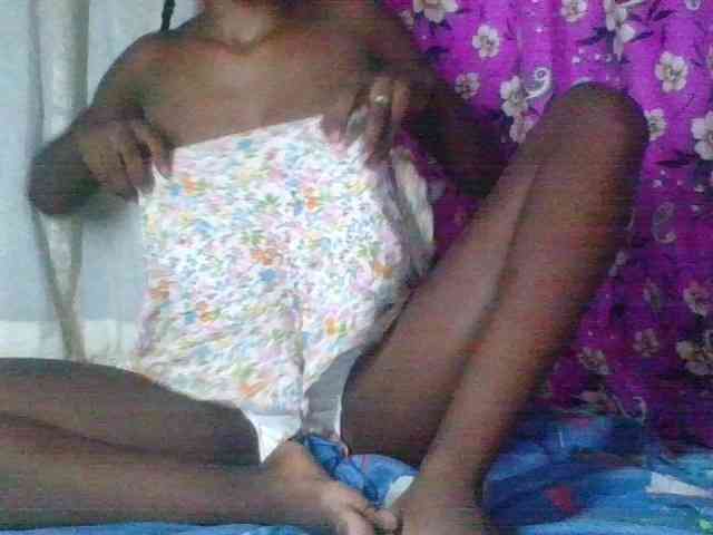 LovelyBlackGirl webcam