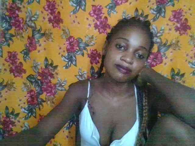 LovelyBlackGirl webcam