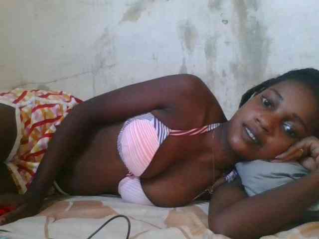 LovelyBlackGirl webcam