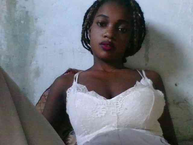 LovelyBlackGirl webcam