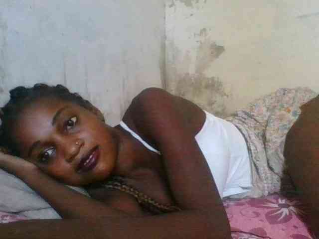 LovelyBlackGirl webcam