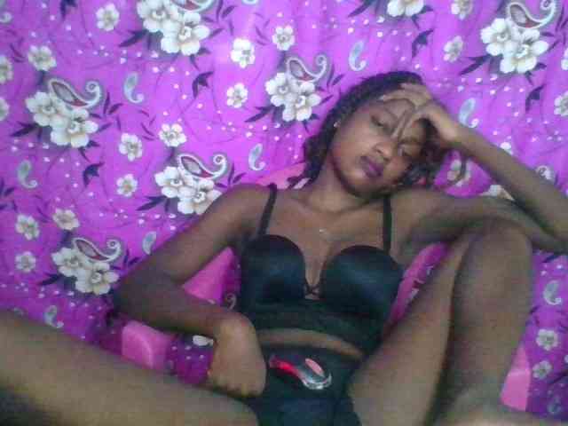 LovelyBlackGirl webcam