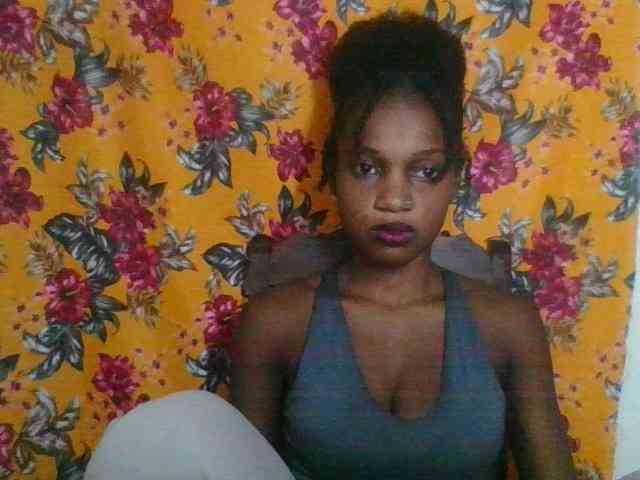 LovelyBlackGirl webcam