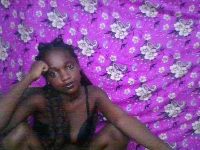 LovelyBlackGirl webcam