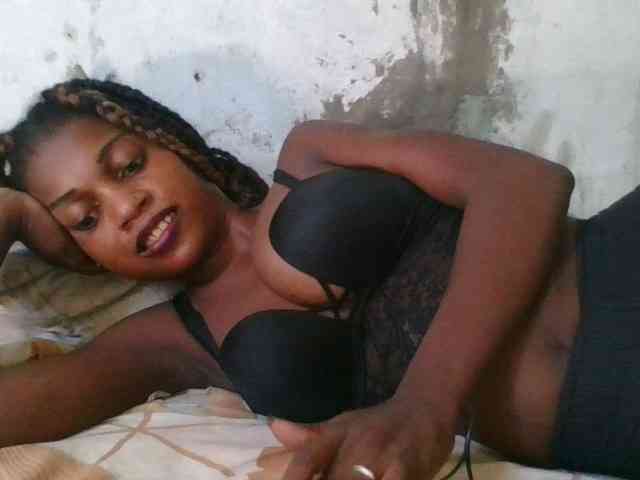 LovelyBlackGirl webcam