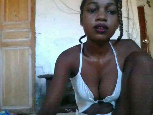 LovelyBlackGirl webcam