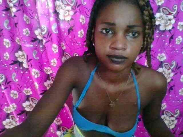 LovelyBlackGirl webcam