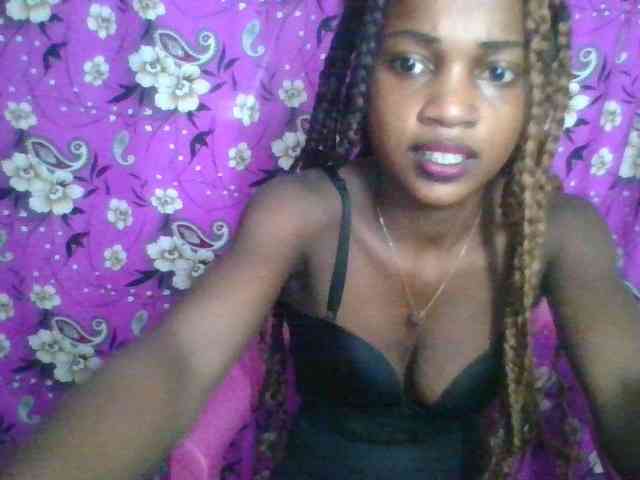 LovelyBlackGirl webcam