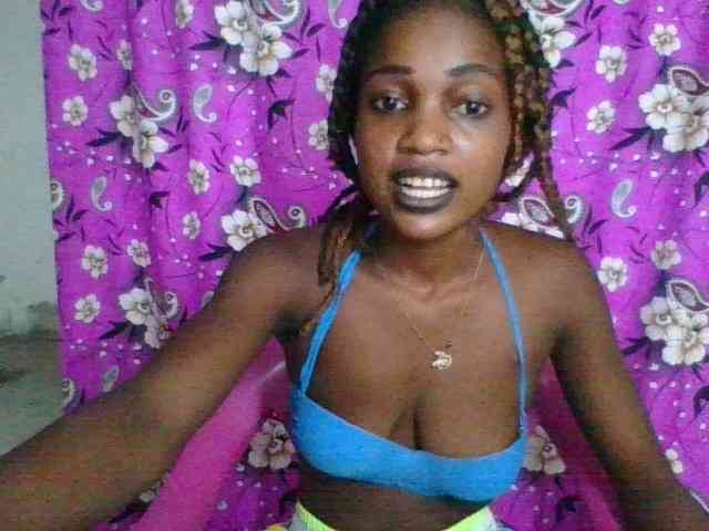 LovelyBlackGirl webcam