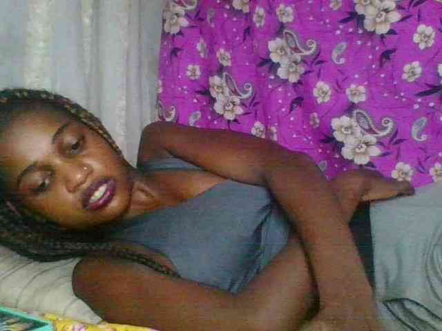 LovelyBlackGirl webcam