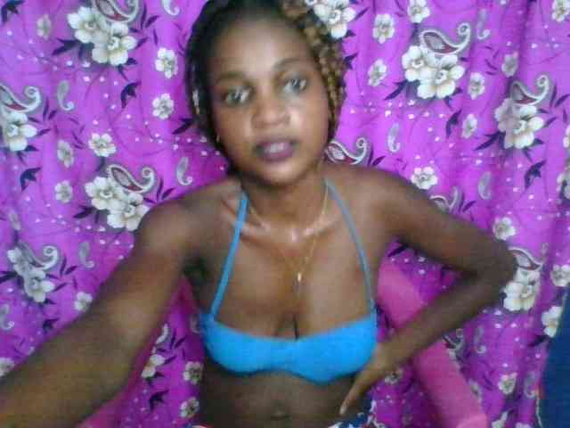 LovelyBlackGirl webcam