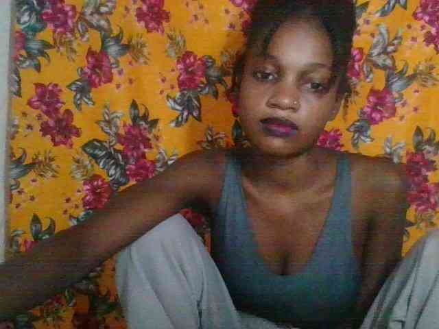 LovelyBlackGirl webcam