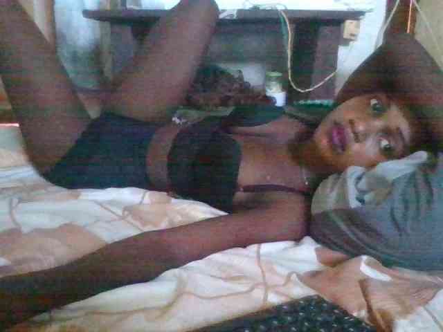 LovelyBlackGirl webcam