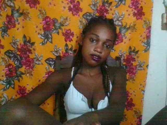 LovelyBlackGirl webcam