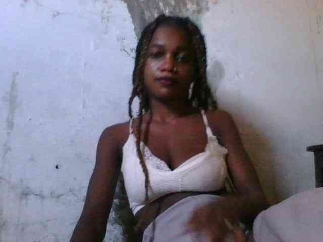 LovelyBlackGirl webcam