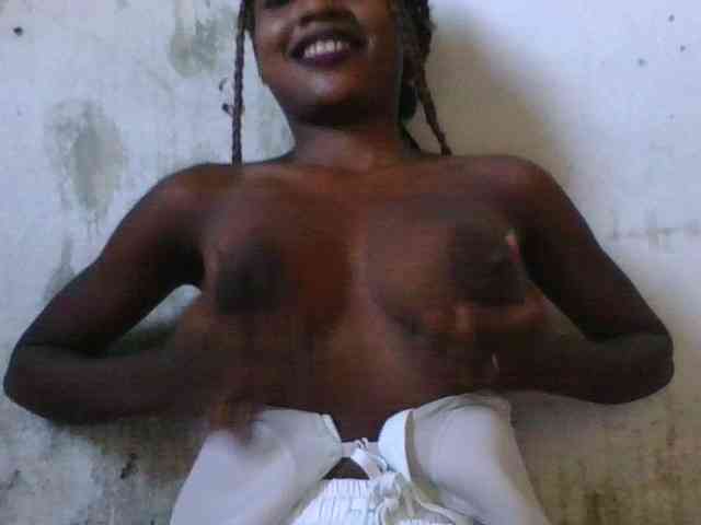 LovelyBlackGirl webcam