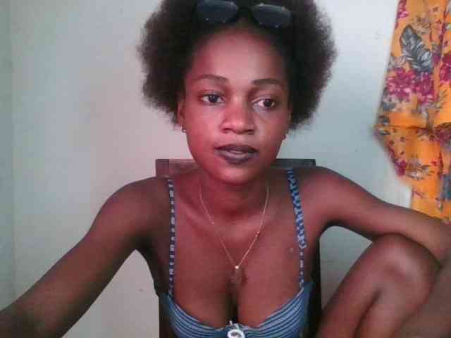 LovelyBlackGirl webcam