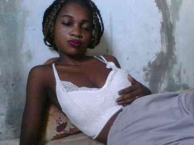 LovelyBlackGirl webcam