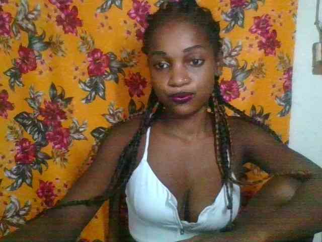 LovelyBlackGirl webcam