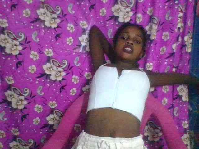 LovelyBlackGirl webcam