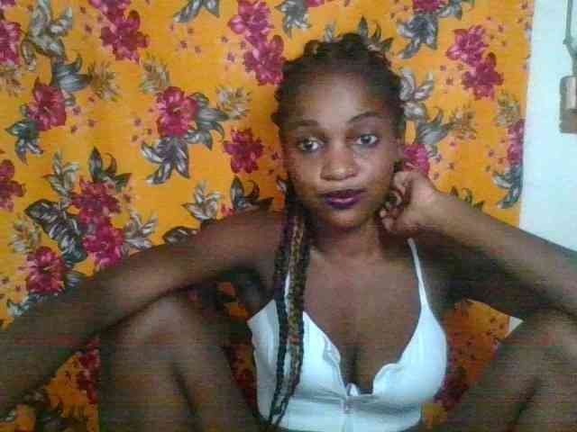 LovelyBlackGirl webcam